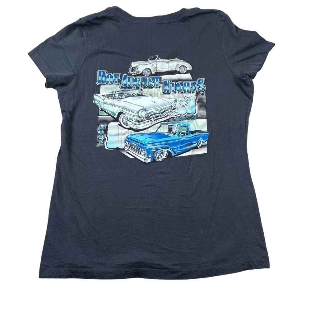 District Hot August Night 2022 Reno Sparks Nevada Car Show V-Neck T-Shirt Medium